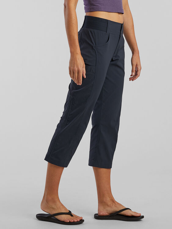 LuLuLemon Navy Athletic Capri Pants Women Size 2 With Pockets Drawstri -  beyond exchange